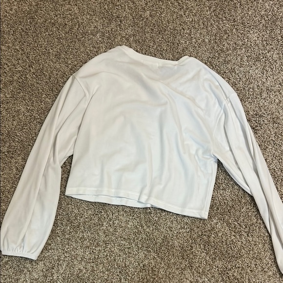 White long sleeve crop sweatshirt with crew neck and relaxed fit - Picture 3 of 4
